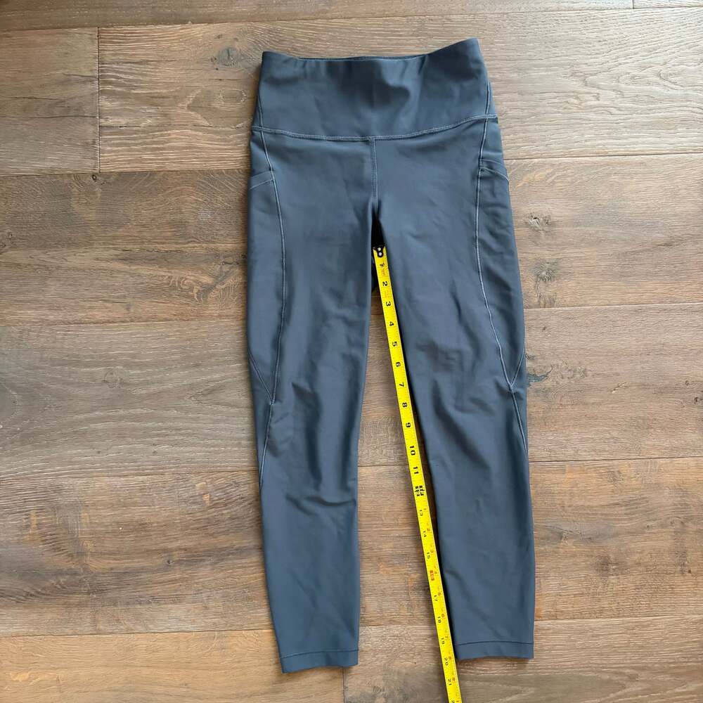 Athleta Interval Stash 7/8 Tight Leggings - Grey - Side Pockets - Size XSmall - Picture 3 of 6